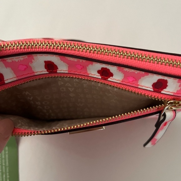 Kate Spade ♠️ New With Tags Laurel Way front pocket wristlet - Picture 3 of 9
